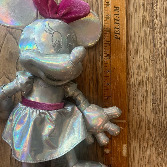 Minnie Mouse Silver Platinum Plush Toy New Disney Parks 100 Year Anniversary - Picture 3 of 3
